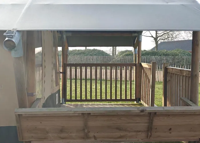 Tente de luxe Safaritent 4 Persoons Lindershoeve *