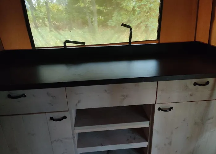 Safaritent 4 Persoons Lindershoeve * Бергейк